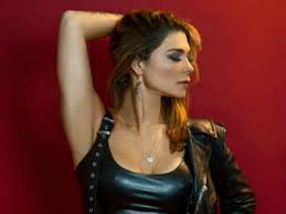 Es un buitre que se aprovecha de las viudas en sus momentos de. Antonella Rios Shakes The Nets With A Daring Postcard She Posed Without Underwear Archyde