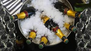 Image captionagnès buzyn (l), edouard philippe (c) and the investigation focuses on three senior figures, including outgoing prime minister edouard philippe, following complaints from unions and. Ein Neuer Gegner Fur Emmanuel Macron