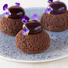 Choux Au Craquelin With Itakuja Chocolate And Pistachio In Love With Cake