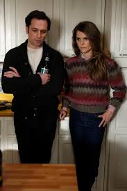 Dressing The Americans Disguises Mom Jeans And Making Keri Russell Look Bad Fashion Tv Winter Outfits Keri Russell