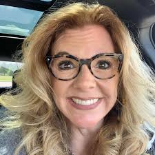 Dr. Cortney Baker profilis