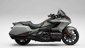 That brings us to this 2021 gold wing tour dct, which is an impressively sporting, fun, and stylish package. Ubersicht Gl1800 Gold Wing Tourer Modellpalette Motorrader Honda