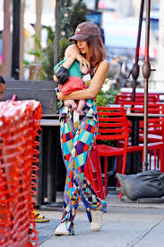 Sylvester apollo bear was born on march 08, 2021, in new york, new york, united states. Midias Prbr On Twitter Emily Ratajkowski E Sylvester Apollo Bear Hoje 17 06 Em Nova York