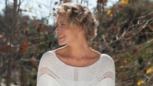 Medium length hairstyles for women over 40 are the perfect balance between long and short hair. 5 Cool Shoulder Length And Short Haircuts For Women Over 40