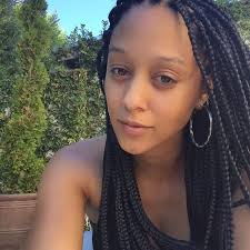 Synthetic hair used for box braids may contain harsh chemicals that can make the hair stiff and cause itching in your scalp. 5 Do S And Don Ts Of Braid Extensions Natural Hair Rules