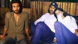 She has two siblings meezan jaaferi and abaas jaaferi. Javed Jaffrey S Son Dating To Amitabh Bachchan S Granddaughter Newstrack English 1