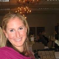 Julie Moniz's Instagram, Twitter & Facebook