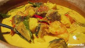 Masak lemak ikan sepat nenas udang geragau goreng. Ikan Masin Dan Nenas Masak Lemak Terbaik Youtube
