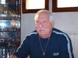 Guy rouxel a joué dans 2 clubs différents. Guy Rouxel 87 Ans Marignane Marseille Copains D Avant