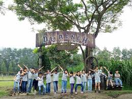 Buat kamu yang ingin berwisata di lembang bandung, berikut ini rekomendasi 25 tempat wisata di lembang paling favorit dan bisa kamu kunjungi. 55 Tempat Wisata Di Lembang Bandung Terbaru Yang Lagi Hits 2020 Explore Lembang