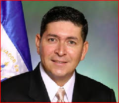 Walter Araujo renuncia al partido ARENA