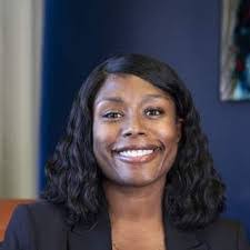 Tracie Simpson's Instagram, Twitter & Facebook