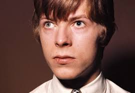 David Bowie nasceu há 75 anos. E esta foi a primeira cor do camaleão -  Expresso