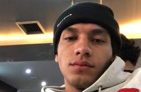Pemilik nama lengkap jefri nichol ini merupakan seorang aktor kelahiran jakarta, 15 januari 1999. Tampil Berani Pakai Lipstik Tebal Di Pemotretan Jefri Nichol Diserbu Matamata Com