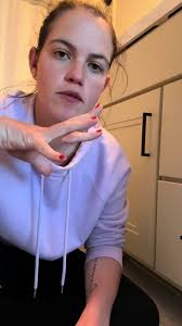 This is surprisingly sturdy!! Comes in so many other colors 😍 I’m gonna  need more for the kids bathroom now #home #homeorganization  #bathroomcleaning #organizingtiktok #organizedhome ...