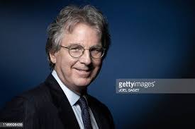 Roger Burroughs's Instagram, Twitter & Facebook