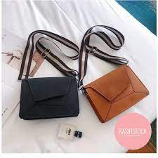 Tas branded satu ini hadir dengan desain yang sangat simpel namun tetap elegan. Promo Maret Tas Selempang Kulit Momo Bag Slingbag Wanita Terbaru Tas Branded Import Tas Import Merek