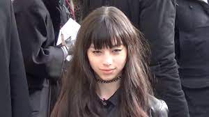 Please sync the english subs. Ayami Nakajo ä¸­æ¡ ã‚ã‚„ã¿ Paris 8 March 2016 Fashion Week Show Chanel Youtube