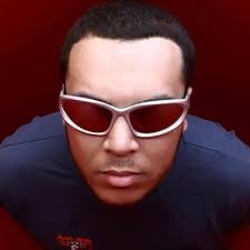 Maureen Moreau's Instagram, Twitter & Facebook