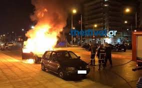 Στο σημείο έχουν σπεύσει και επιχειρούν ισχυρές πυροσβεστικές δυνάμεις, αποτελούμενες από 44 πυροσβέστες με δύο ομάδες πεζοπόρων τμημάτων και 12 οχήματα. Fwtia Se Ix Ta 3hmerwmata Sto Panorama 8essalonikhs Eley8eria Online