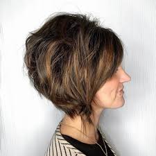 One of the most popular short hair chic angled hair with side swept bangs for short hair/hairstylesweekly.com Top 20 Short Angled Bob Haircuts This Spring