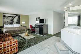 After bed, the most common feature of the hotel's honeymoon suites is the hot tub and jacuzzi, which is large enough for two people. Affordable Hotel Guest Rooms In Independence Mo Super 8 By Wyndham Independence Kansas City