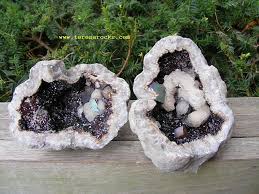 We made the same trip with the club last year, which was marked by a major unexpected late season blizzard on the day of our return. Keokuk Geode Iowa Geode Rocks And Gems Rocks And Minerals