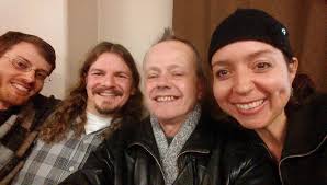 A big welcome to our fifteen newest members, putting us at over 800  members! Here is our helpful website where you can find places to read in  our area:  [https://www.westernwashingtonpoetsnetwork.org](https://www.westernwashingtonpoetsnetwork.org/)  Jan Cyr,