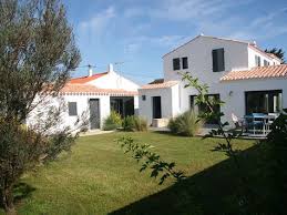 Noirmoutier En L Ile Maison De Vacances Avec 4 Chambres Pour 8 Personnes Reservez La Location 1317128 Avec Abrite Avec Images Jolie Maison Maison De Vacances Noirmoutier
