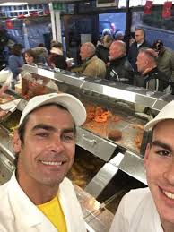 英国薯条小伙唤醒儿时梦想将打扑克作为终身职业_手机新浪网