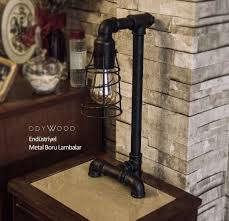 Vintage Ampulu Ve Tesisat Borularinin Birlesiminden Olusan Endustriyel Boru Lamba Lamba Endustriyel Metal Endustriyel Boru