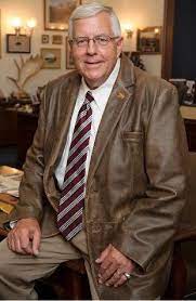 Enzi, who served as the chairman of the very powerful senate budget committee and the senate health. Kmor Us Sen Mike Enzi Of Wyoming Dies After Bicycle Accident