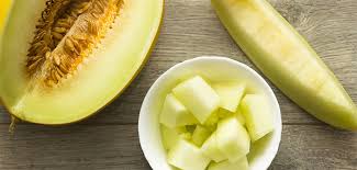 Avremo, in questo modo, anche la stima di quante calorie siano apportate dai singoli macronutrienti per ciascun etto di prodotto e, per proporzione, nella nostra razione. Calorie Melone Giallo Quante Calorie Ha Una Fettina Di Melone Canarino