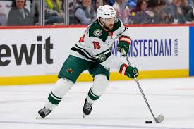 Panthers Acquire Vinnie Hinostroza From Wild