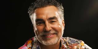 Nayo Escobar llega con “El Círculo de la Plenitud”