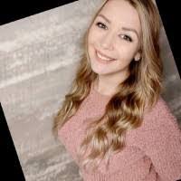 Amanda Dinh's Instagram, Twitter & Facebook