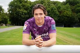 NEW SIGNING: Sweden International Goalkeeper Zetterstrom Signs