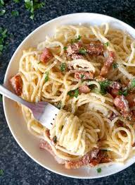 Easy Spaghetti Carbonara With Bacon Parmesan Cheese And Eggs If You Like Pasta You Will Love This 20 Carbonara Pasta Bacon Carbonara Pasta Carbonara Recipe