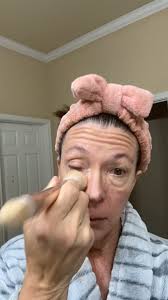 Anyone ever stepped out of their comfort zone??? Well this is tough for me.  So here’s the first video of one side of my face just with the main 4  products! Enjoy! Laugh! Talk about how I look when I’m ...