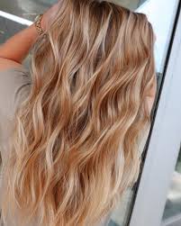 Beachwaves Without The Salt Sand Sun Damage Count Us In Topknotbalayage P Strawberry Blonde Hair Color Silver Blonde Hair Dye Honey Blonde Hair