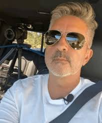 Reunited, part 7a. I'm home! That Ashleigh Girl arrives, discussion of  purses, and morning flowers! : r/scambait