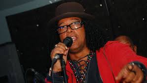 FAMILIA VARGAS - Sergio Pascual Vargas Parra (nacido el 15 de marzo de 1960  en Villa Altagracia), artísticamente conocido simplemente como Sergio Vargas,  es un intérprete de merengue y bolero dominicano, quien