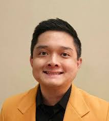 Casey Dinh's Instagram, Twitter & Facebook