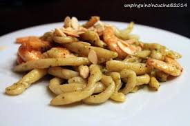 Busiate Al Pesto Di Pistacchi Mandorle E Gamberi Ricetta Pistacchio Idee Alimentari Pesto
