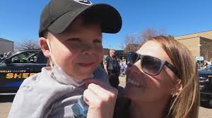 Parade thrown for 3rd grader set to undergo kidney transplant