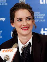 What was the release date for edward scissorhands? Winona Ryder Wikipedia