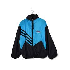Um ihnen bei der entscheidung etwas unterstützung zu geben, hat unser erfahrenes camouflage testerteam abschließend den testsieger ausgewählt. La Lakers Track Jacket 39 00