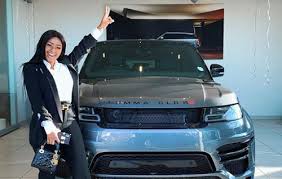 'we didn't bash the bishop': Pearl Modiadie Hits Back At Too Much Makeup Troll Mthakathi Ndini