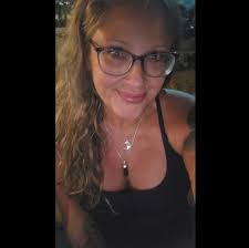 Tommy DeVries plays the spoons to "Old Time Rock and Roll". 10/28/25