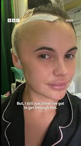 Just 17 months ago, Elle Mortimer, 31, from Billericay was told she had  between five and eight months to live. , Today she is running the London  Marathon 🏃🏻‍♀️